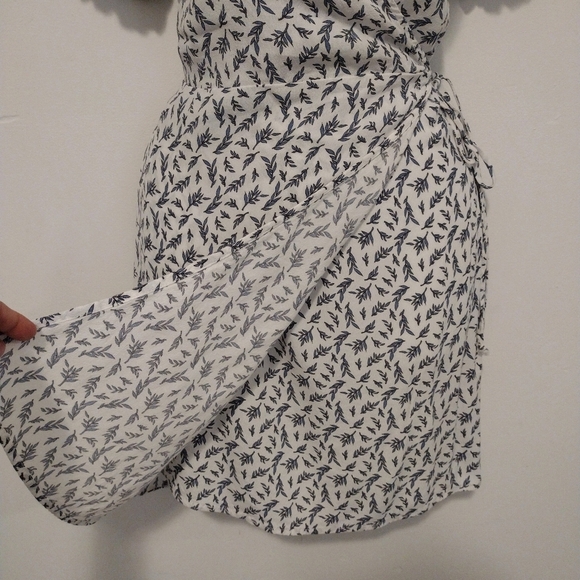 Cotton On - Floral Print Wrap Style Mini Dress - Picture 6 of 13